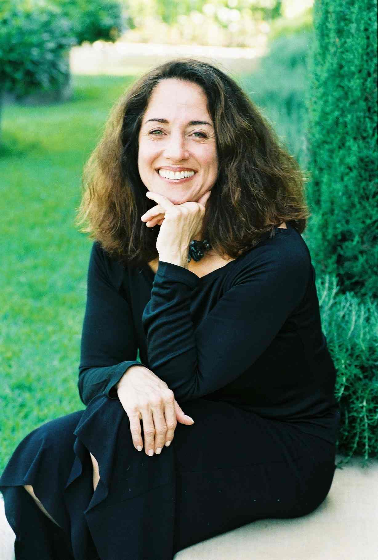 Author Diana Raab